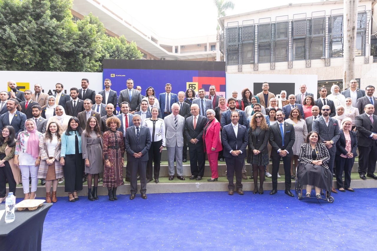 The group photo on the blue carpet at StartEgypt 2021.